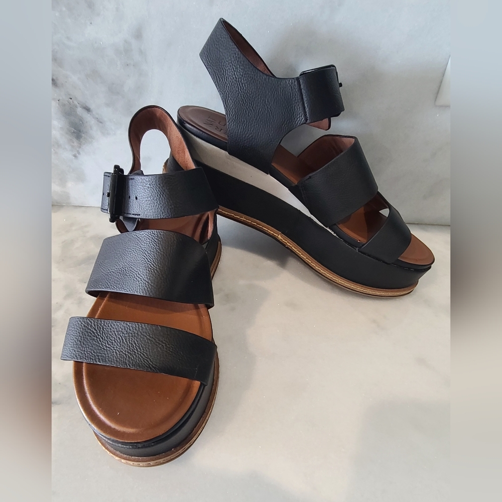 Naturalizer Women's BILLIE Sandal